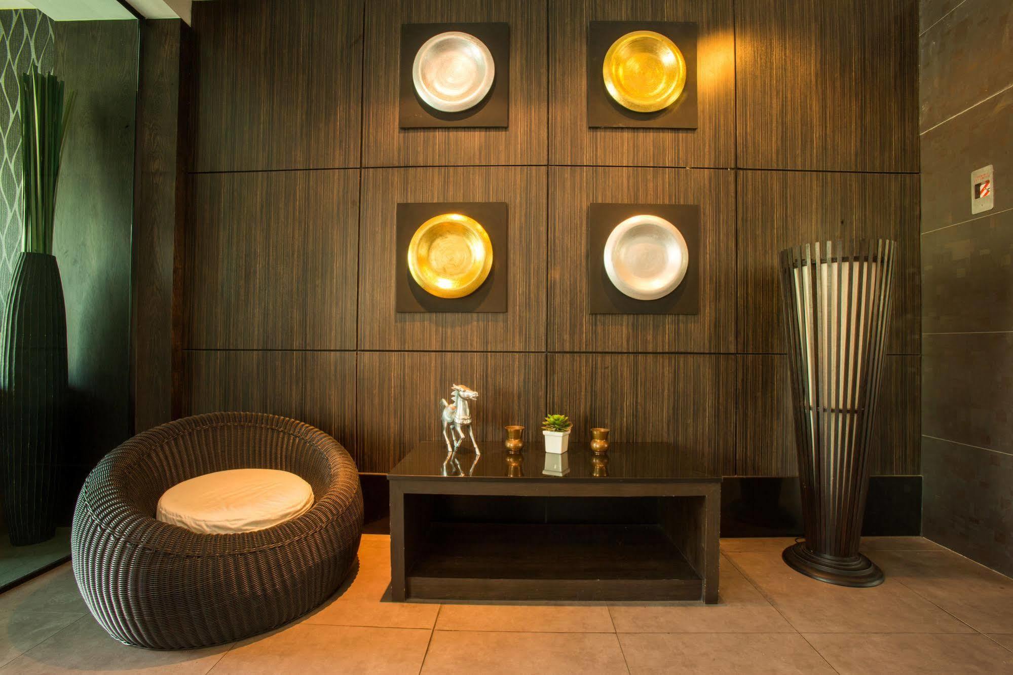 Inn Place Serviced Residence Pattaya Buitenkant foto