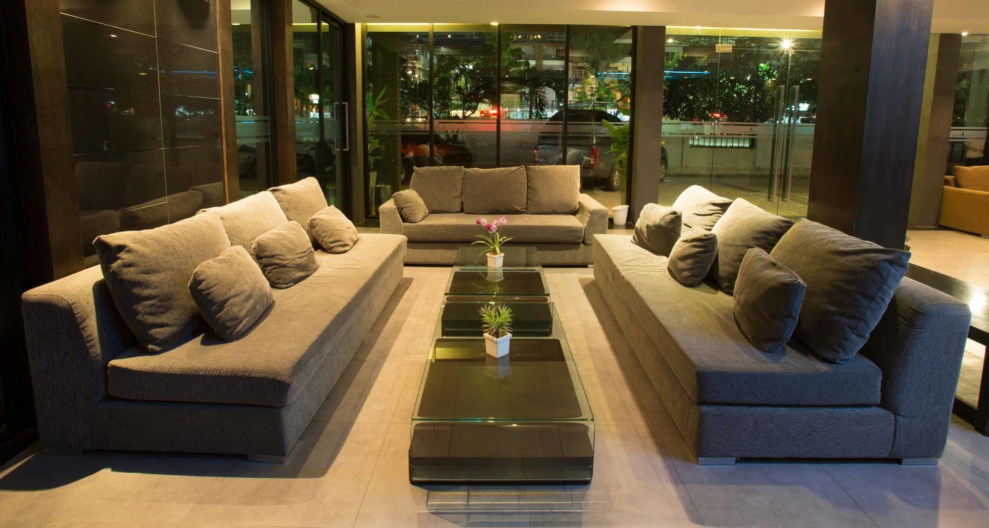Inn Place Serviced Residence Pattaya Buitenkant foto